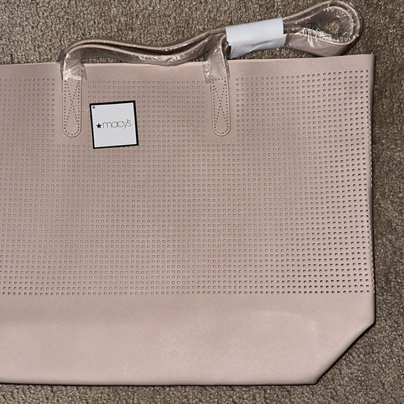 NWT Macy’s Pink Petal Shoulder Bag  Purse Tote Pool Beach Summer Fun - Picture 5 of 5